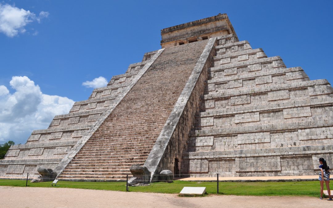 Temple de Kukulcán à Chichén Itzá au Mexique