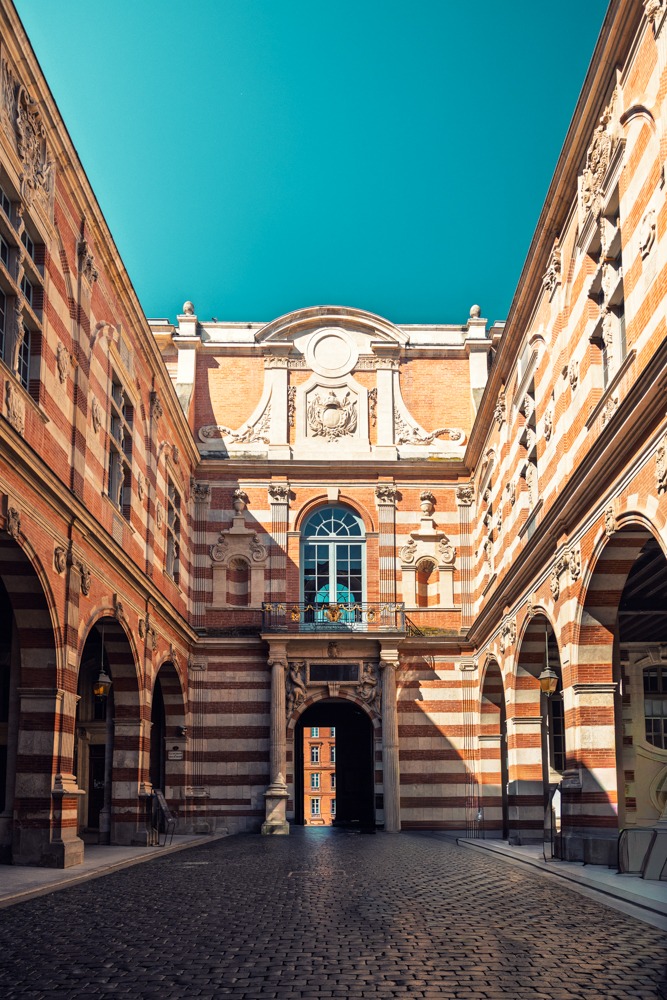 court hôtel de ville-Toulouse